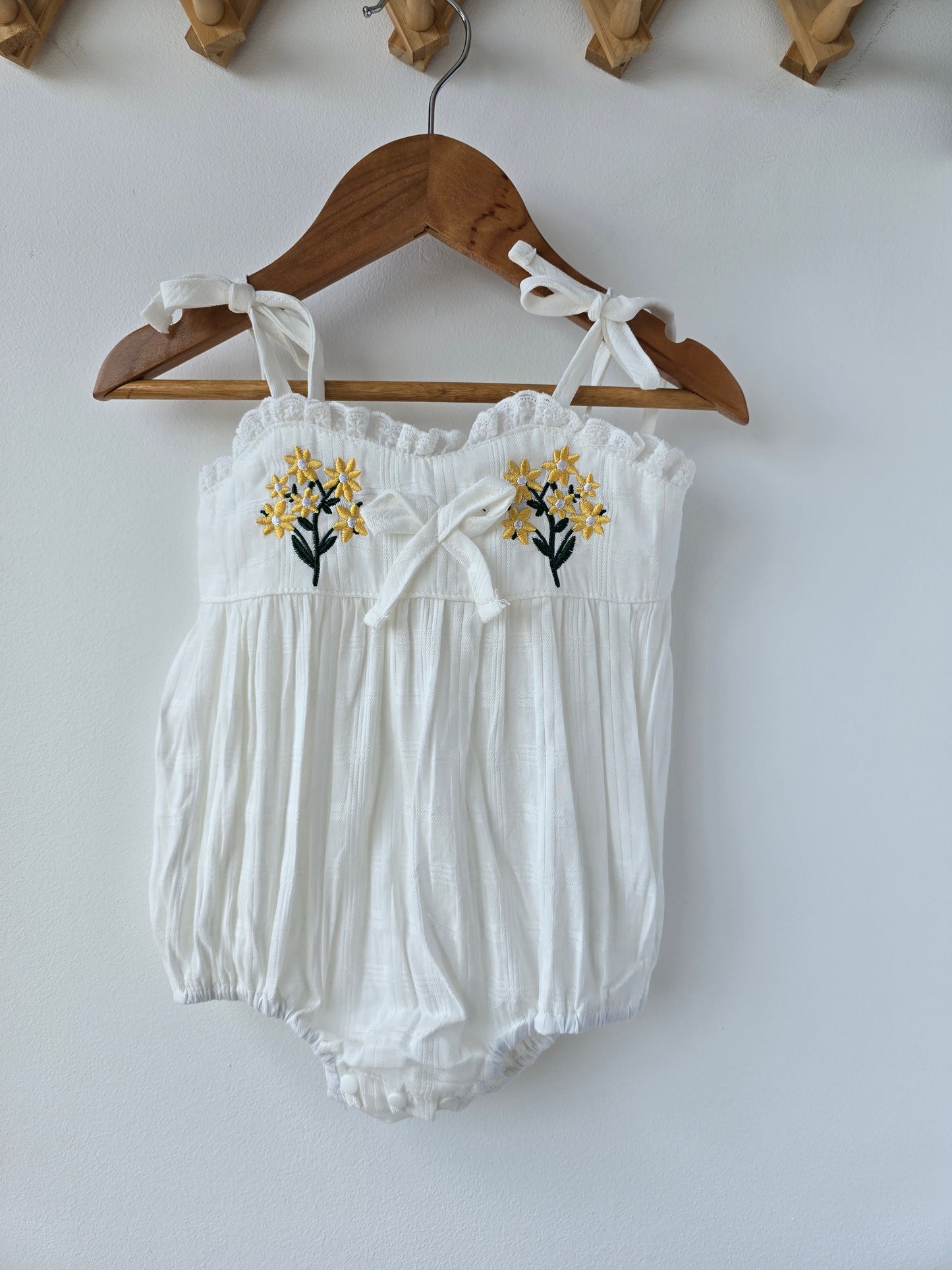 White flower lace romper