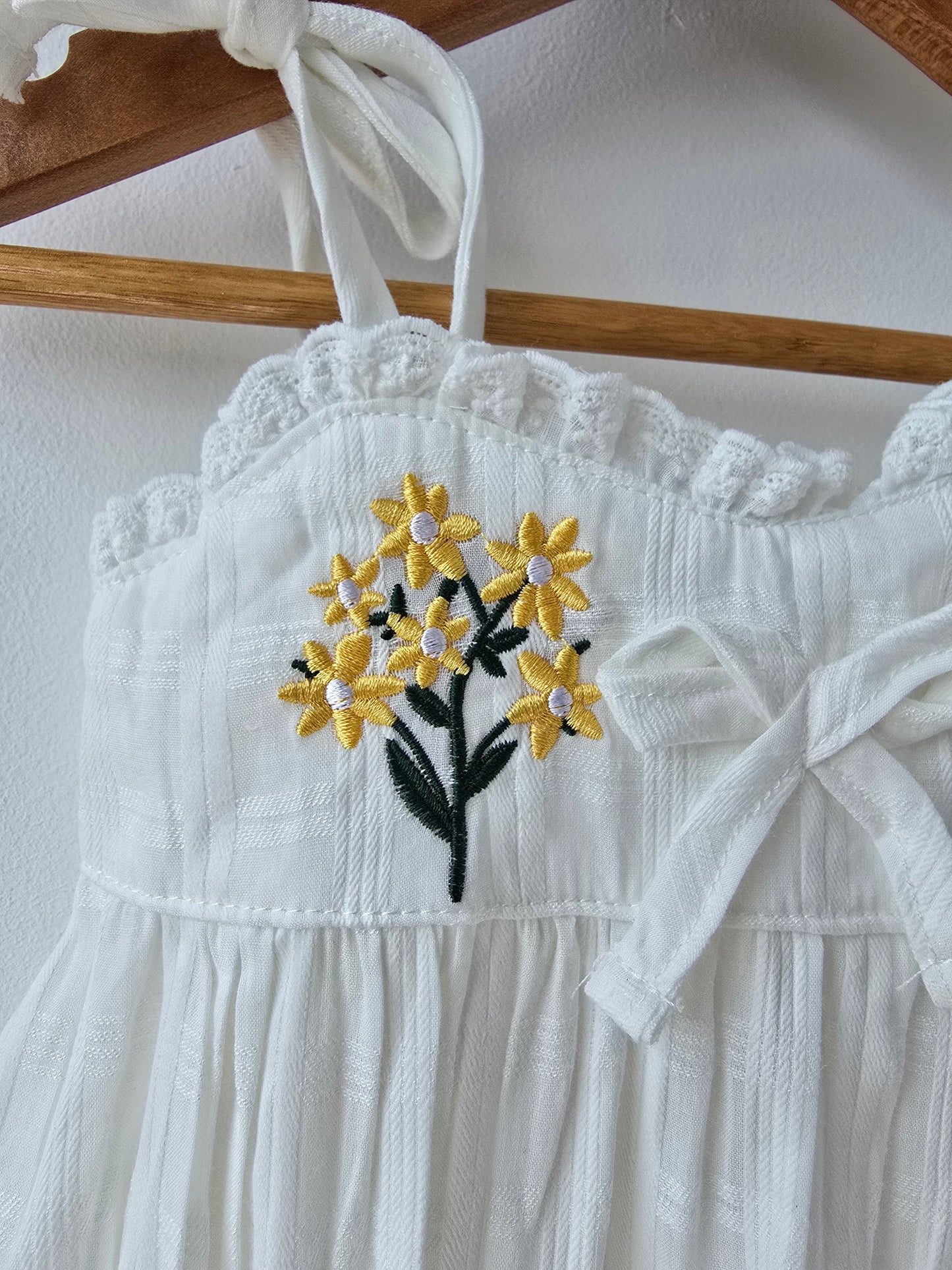 White flower lace romper