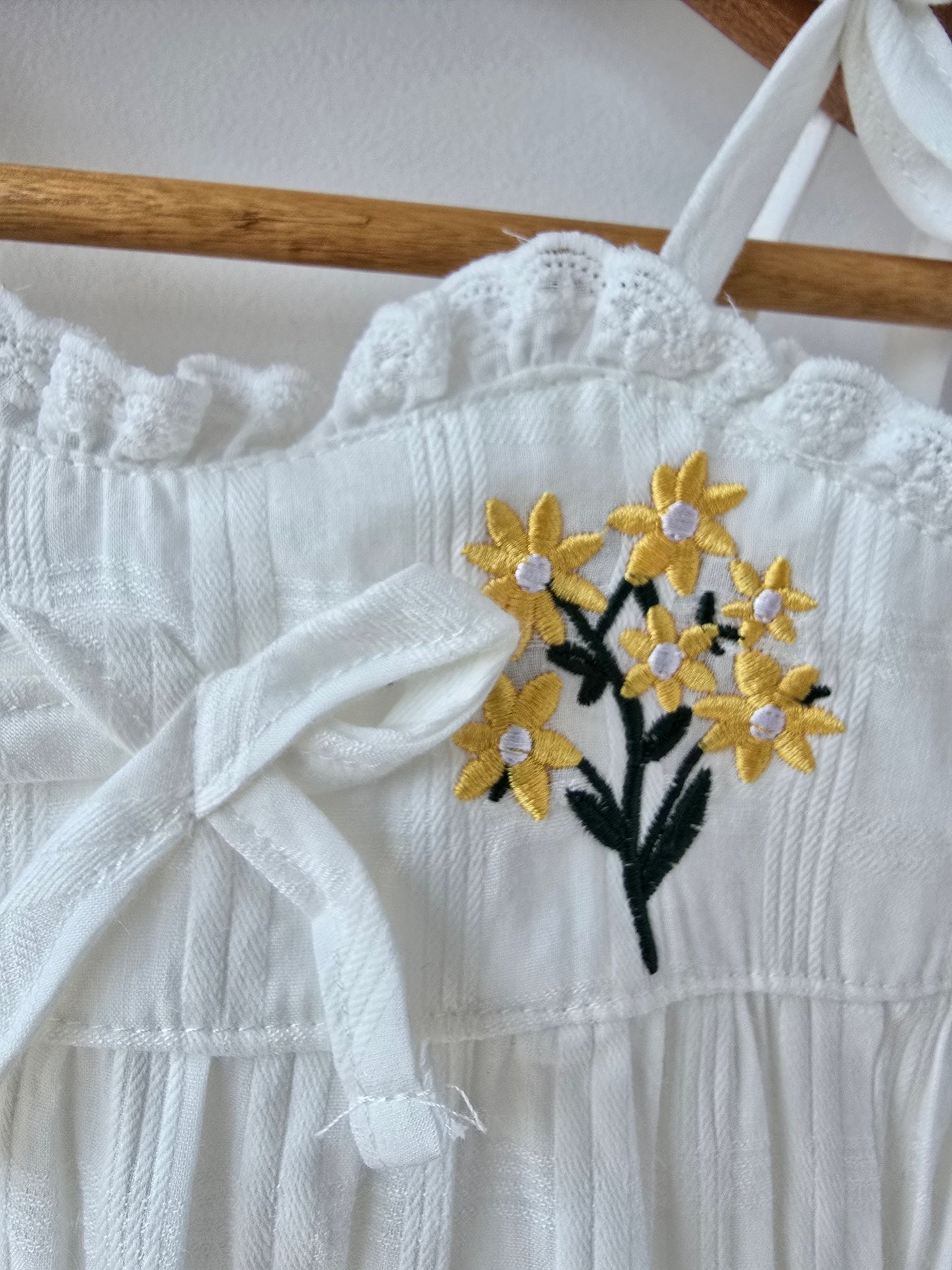 White flower lace romper