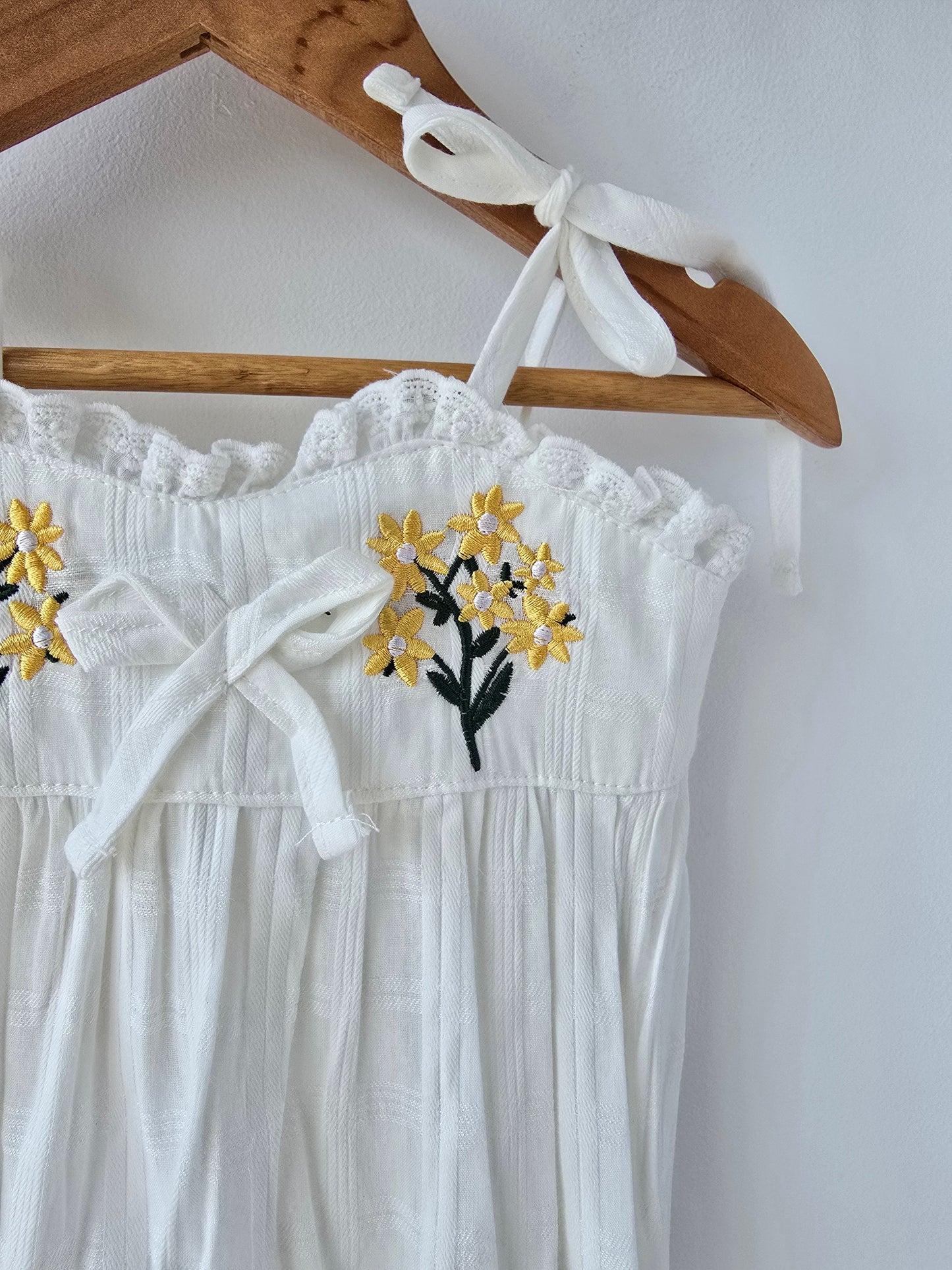 White flower lace romper