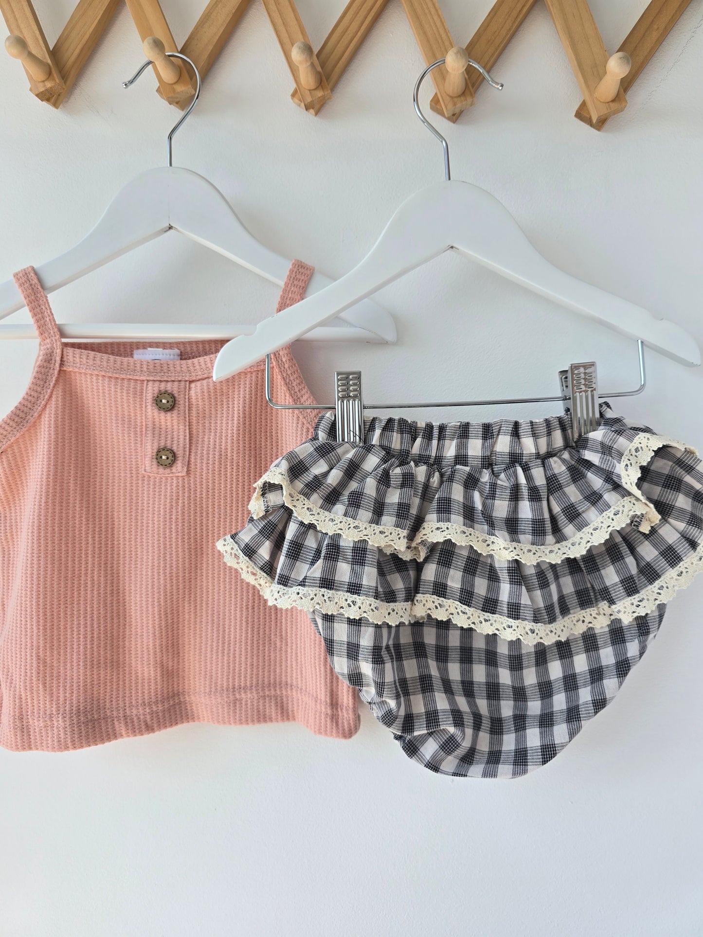 Checkered ruffle bloomers black