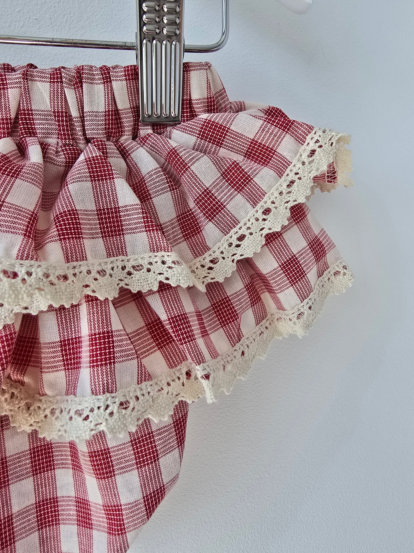 Checkered ruffle bloomers red