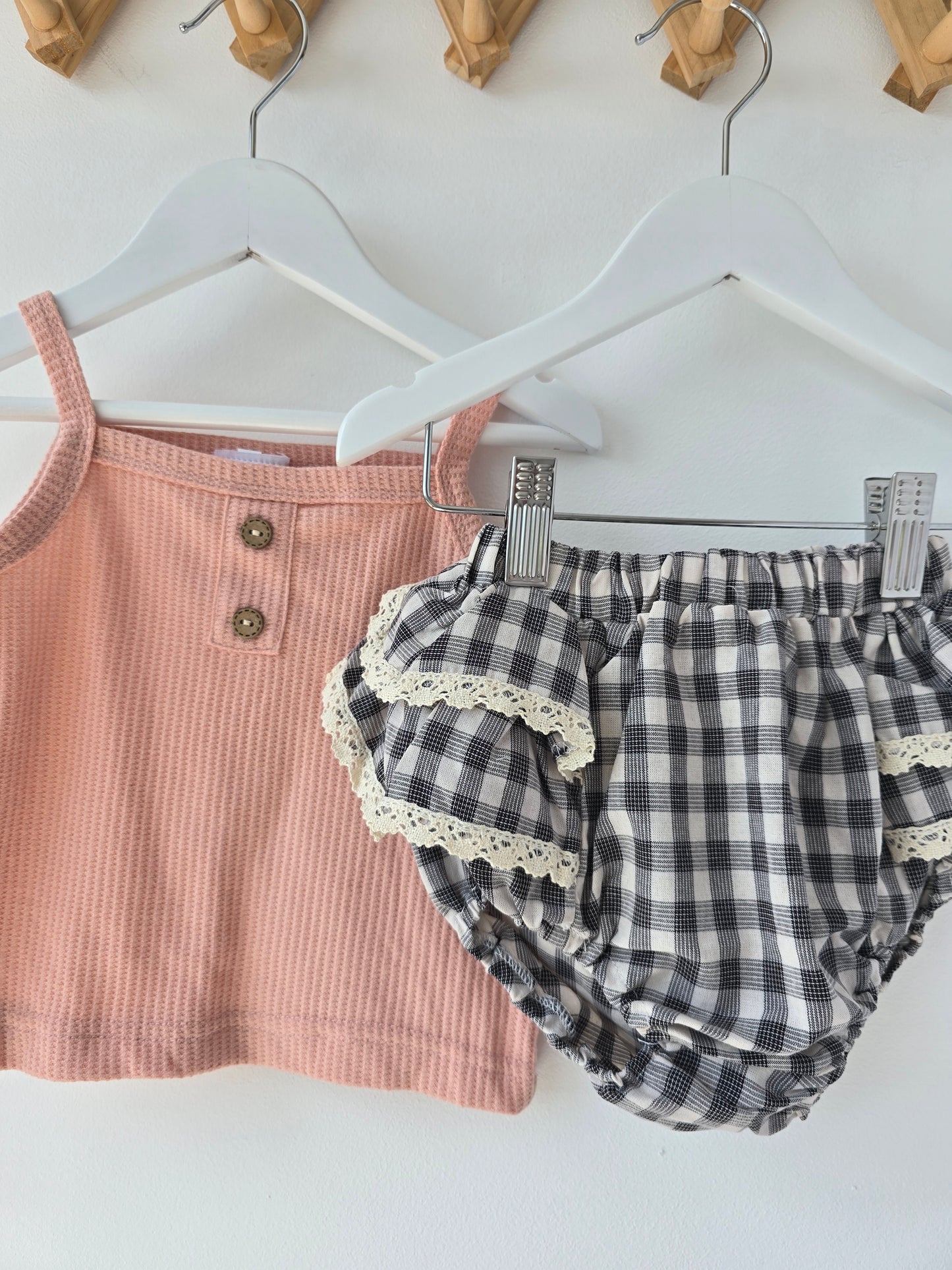 Checkered ruffle bloomers black