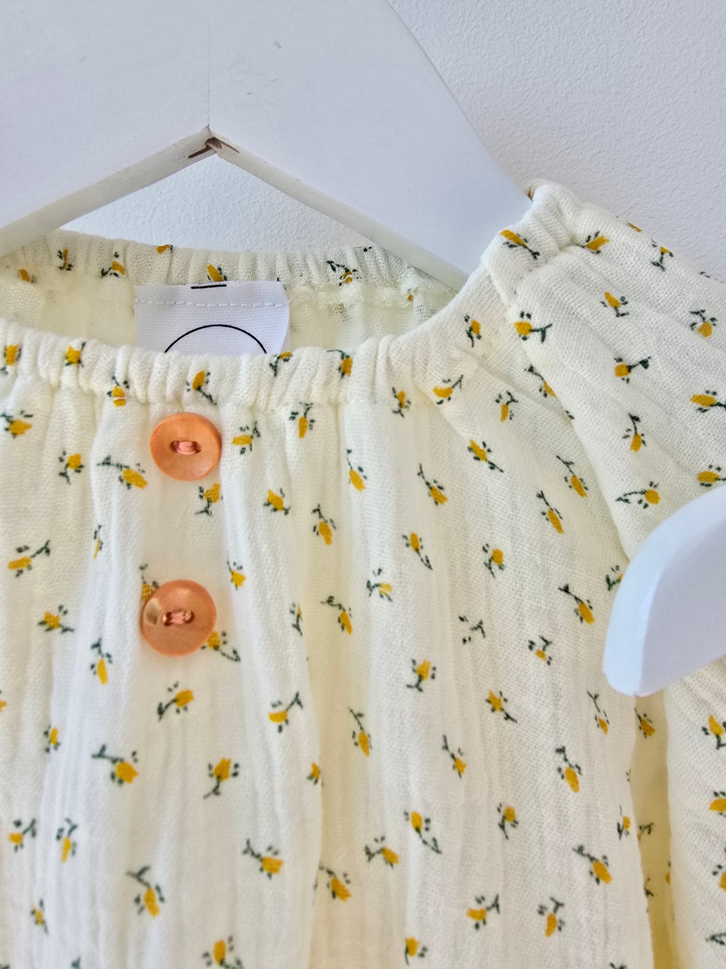 Yellow tiny flower set