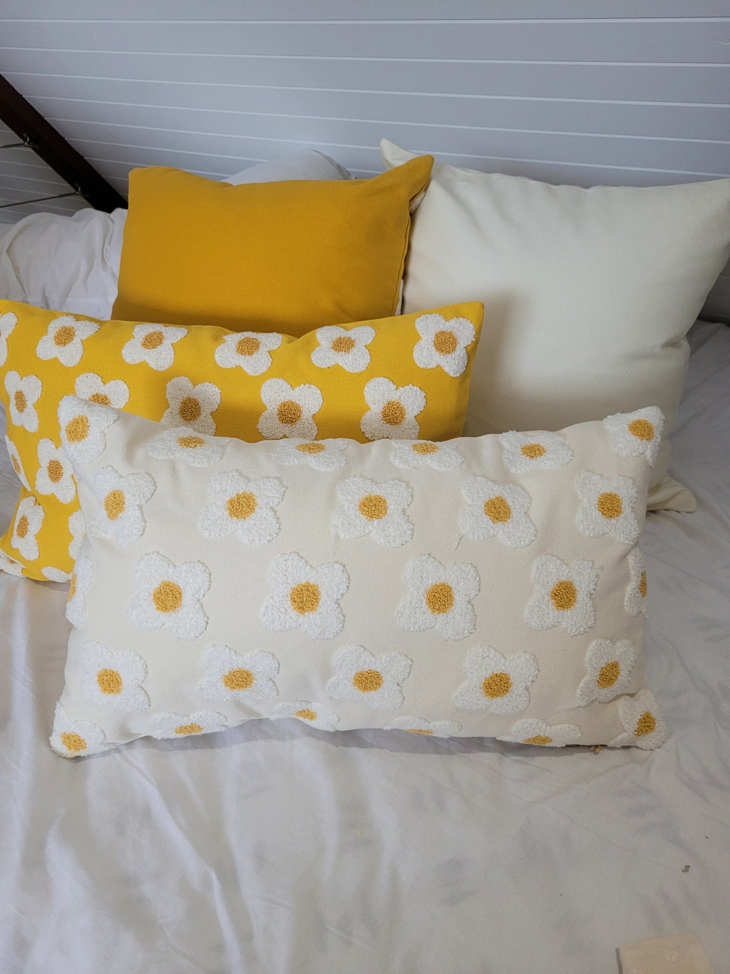 Daisy cushion cover rectangular