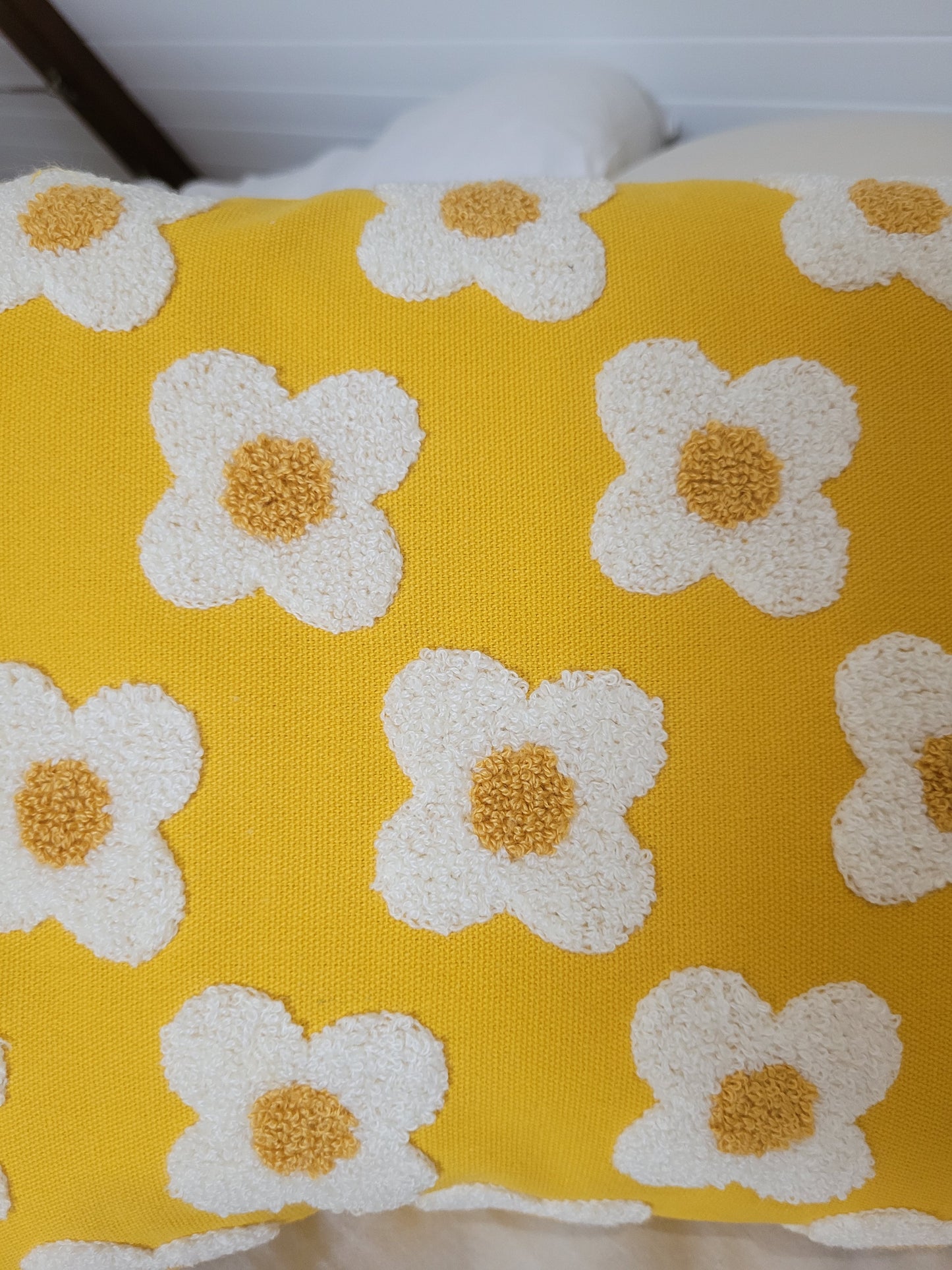 Daisy cushion cover rectangular