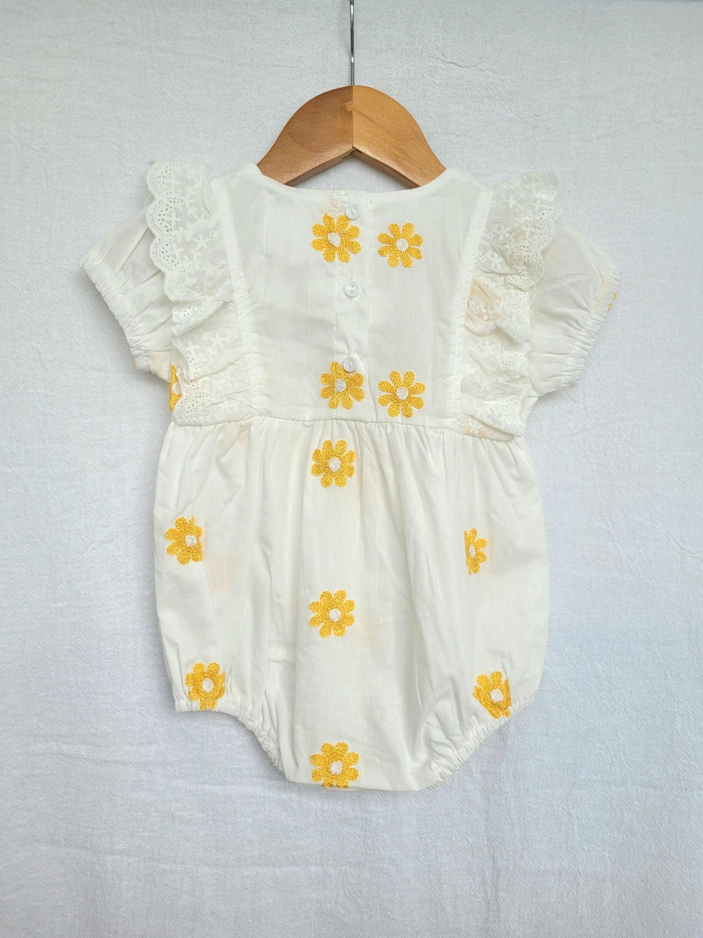 Daisy romper embroidered