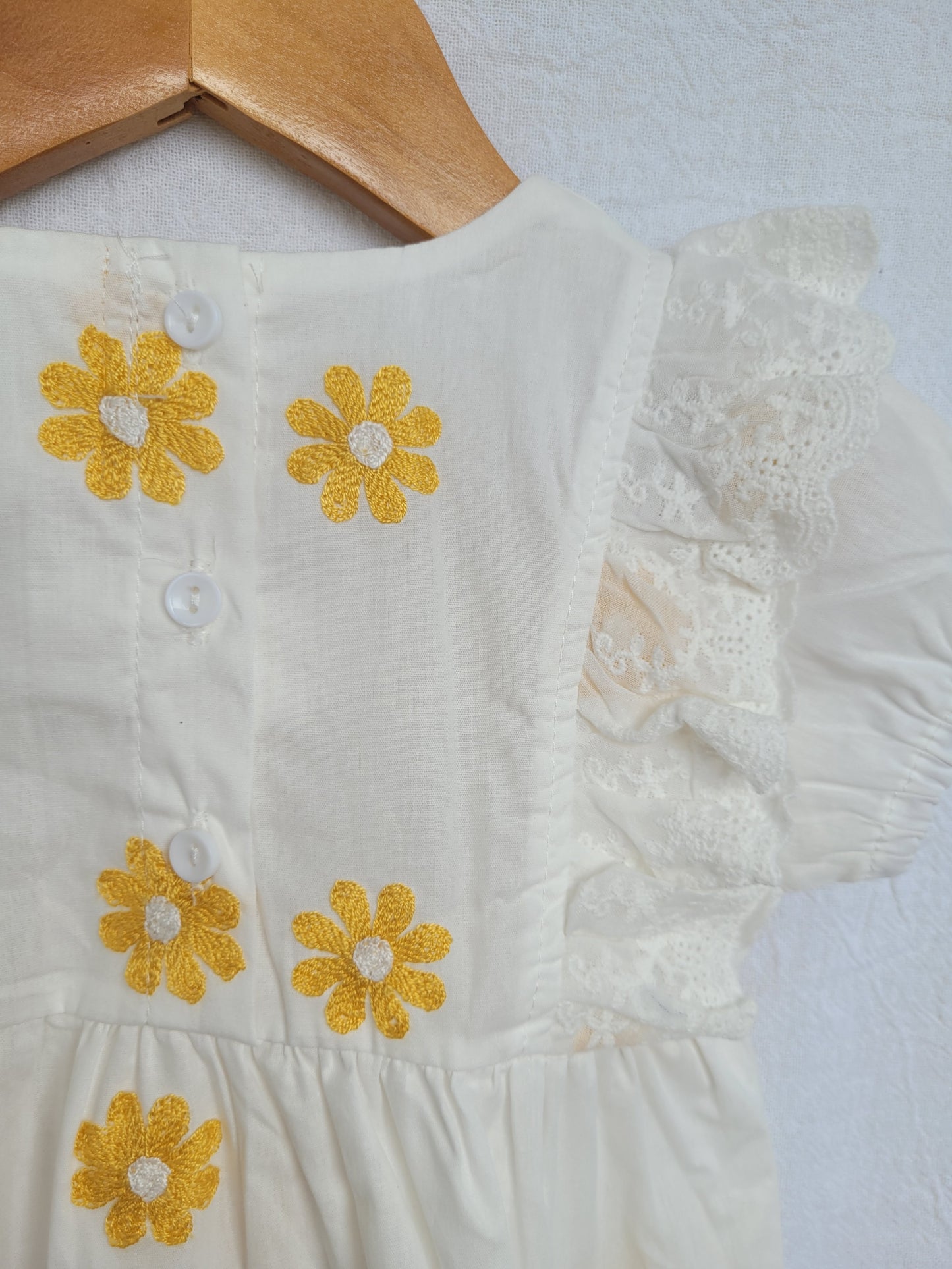 Daisy romper embroidered