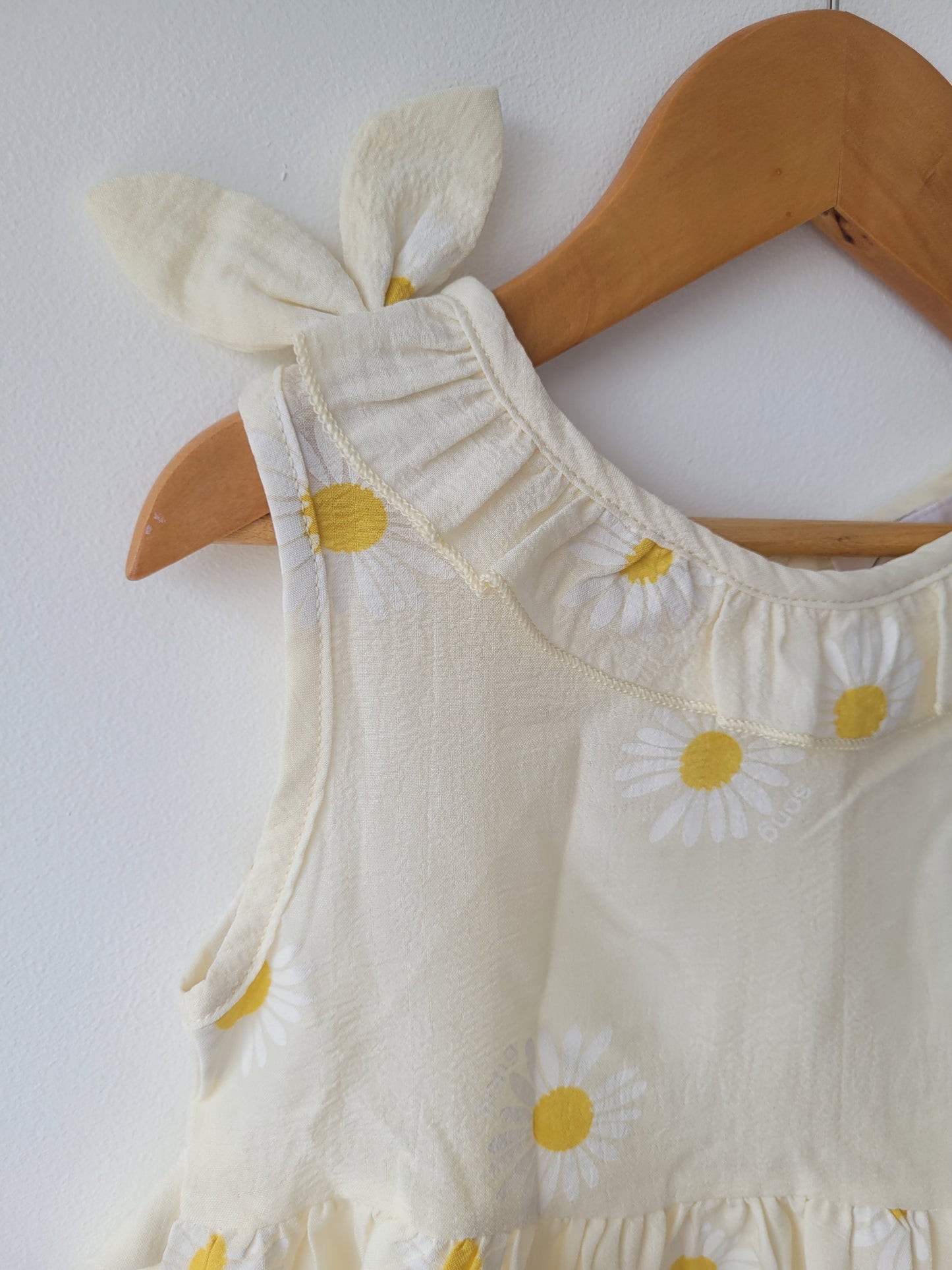 Light yellow daisy summer dress