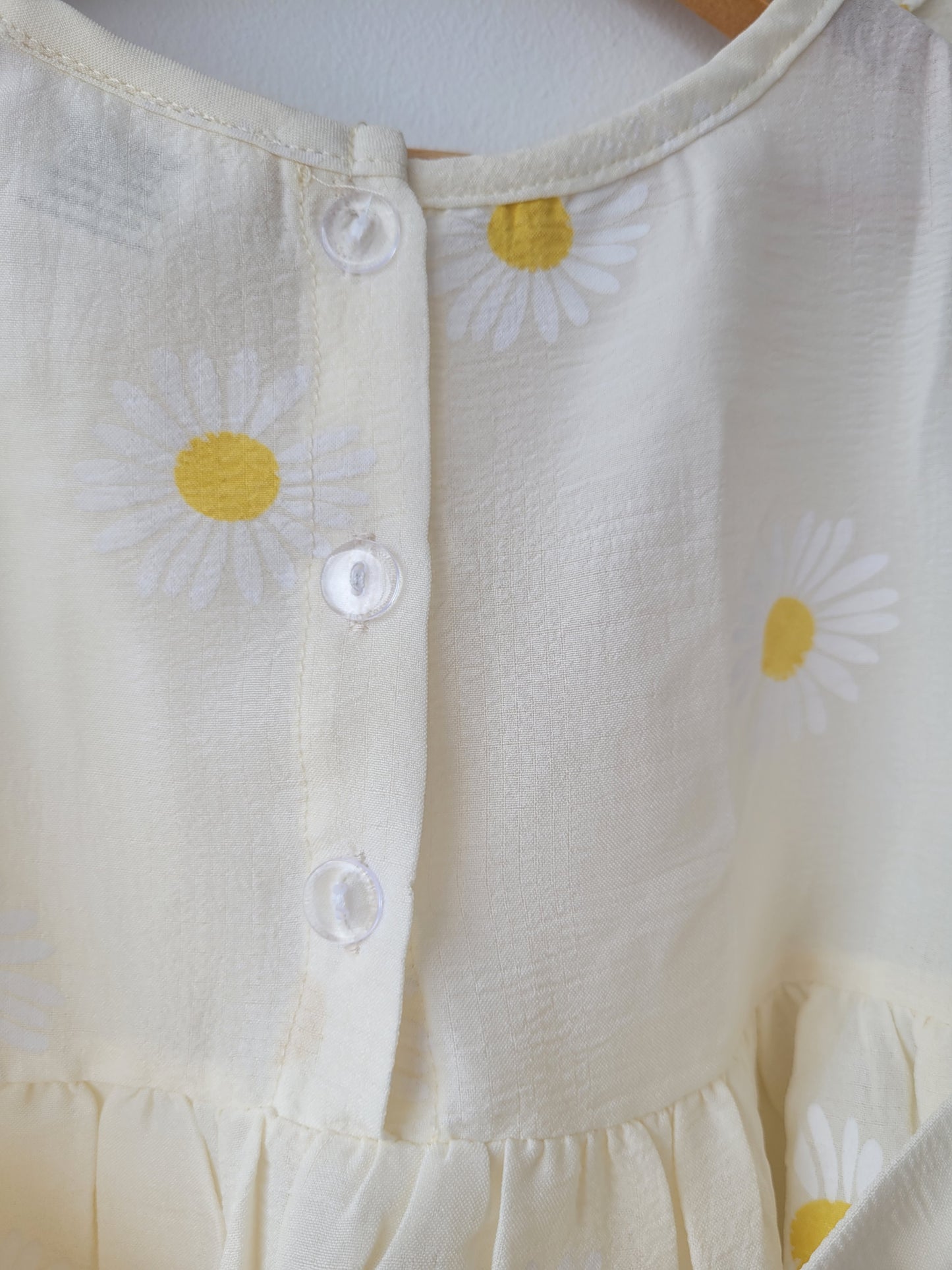 Light yellow daisy summer dress