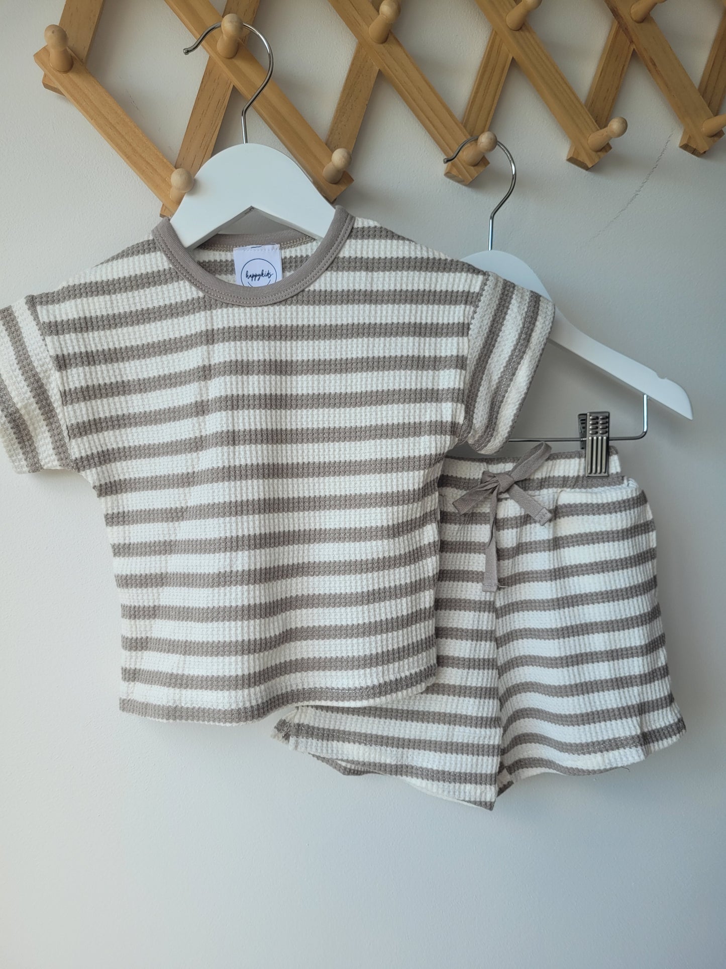 Olli set grey stripes