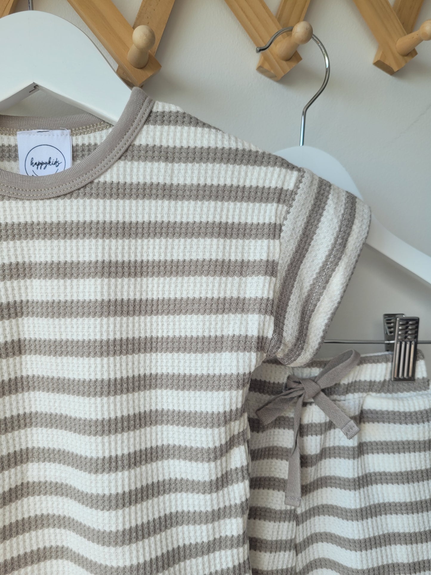 Olli set grey stripes