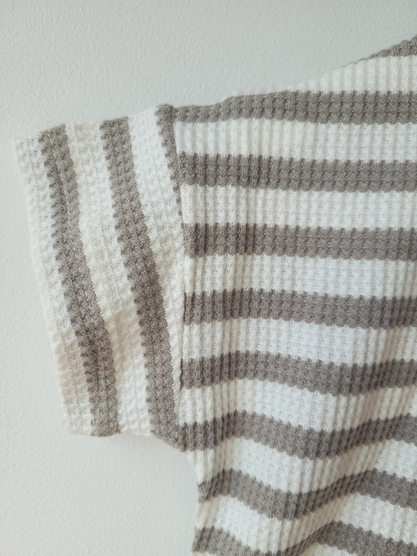 Olli set grey stripes