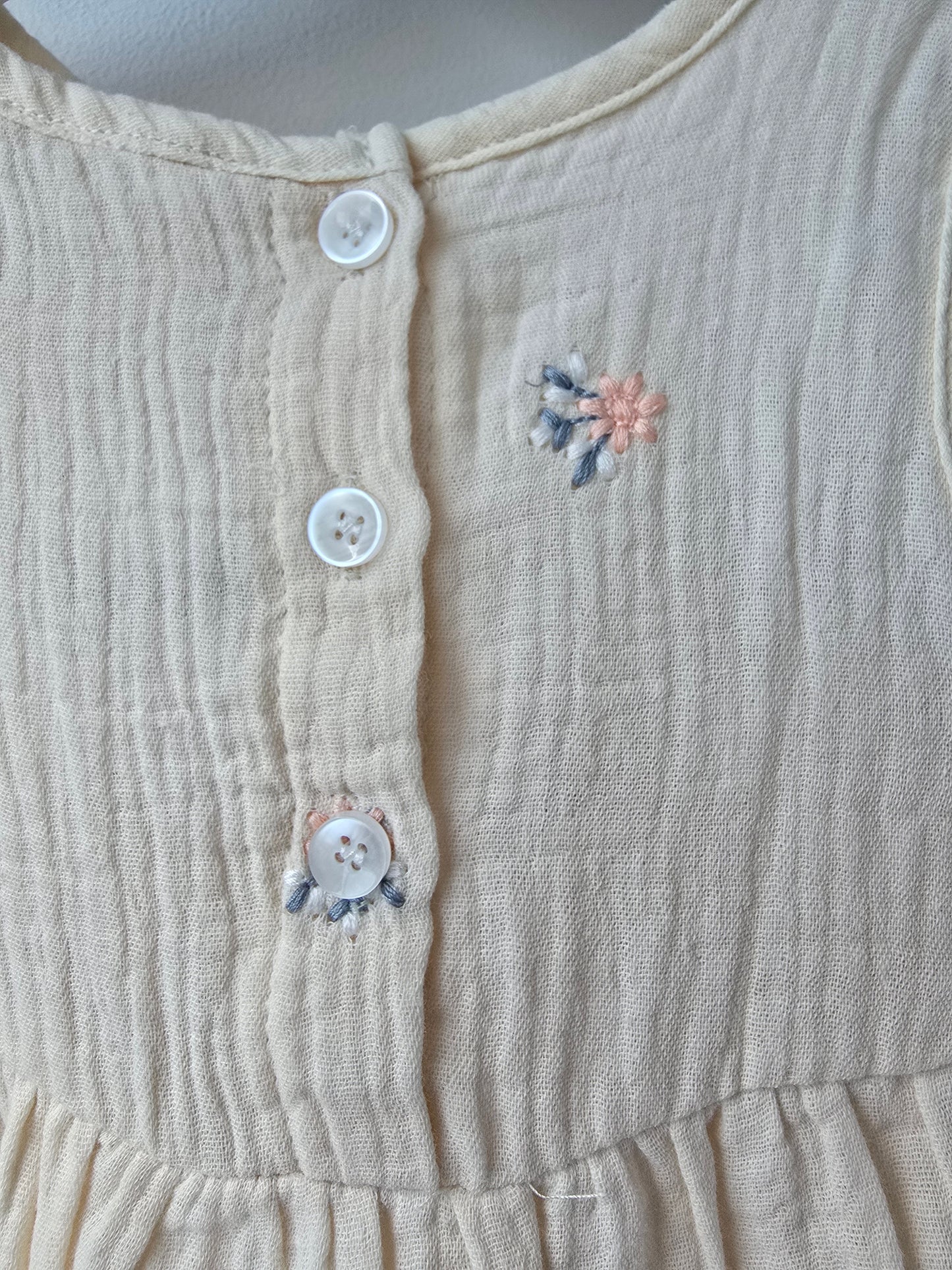 Embroidered flower set