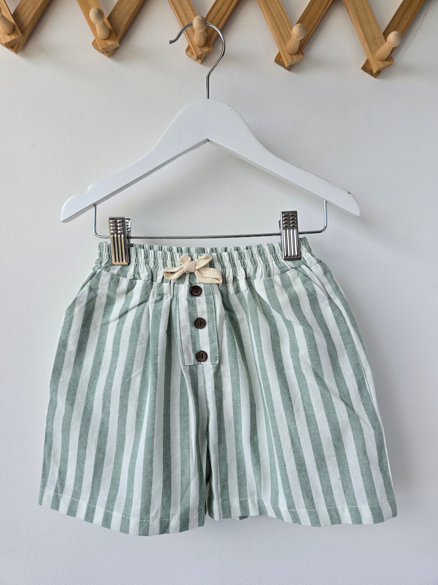 Kiwi striped shorts 🥝