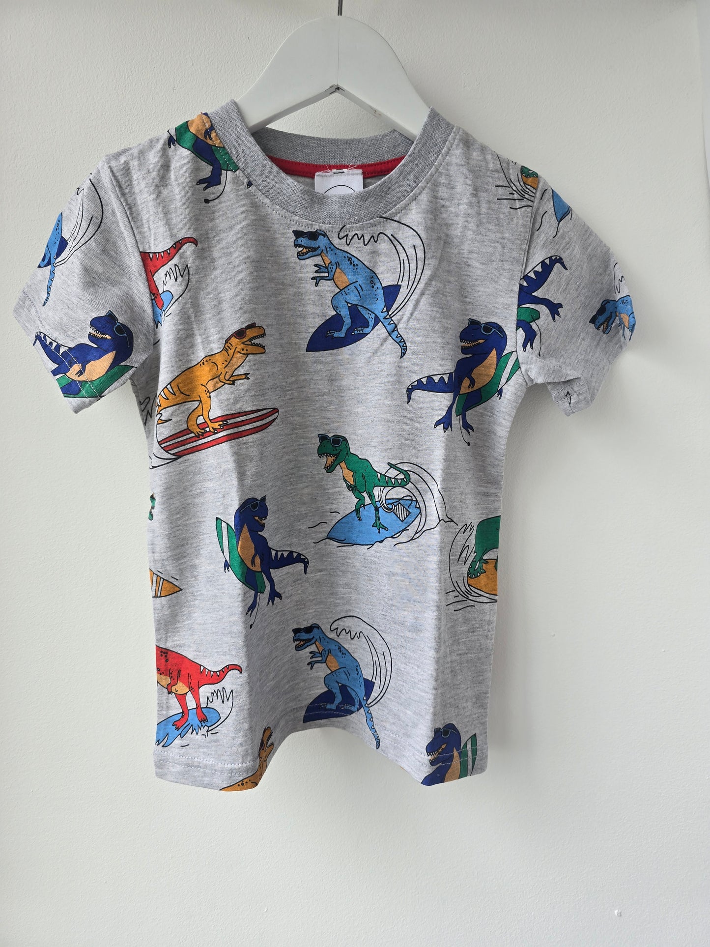 Surfing dino T-shirt