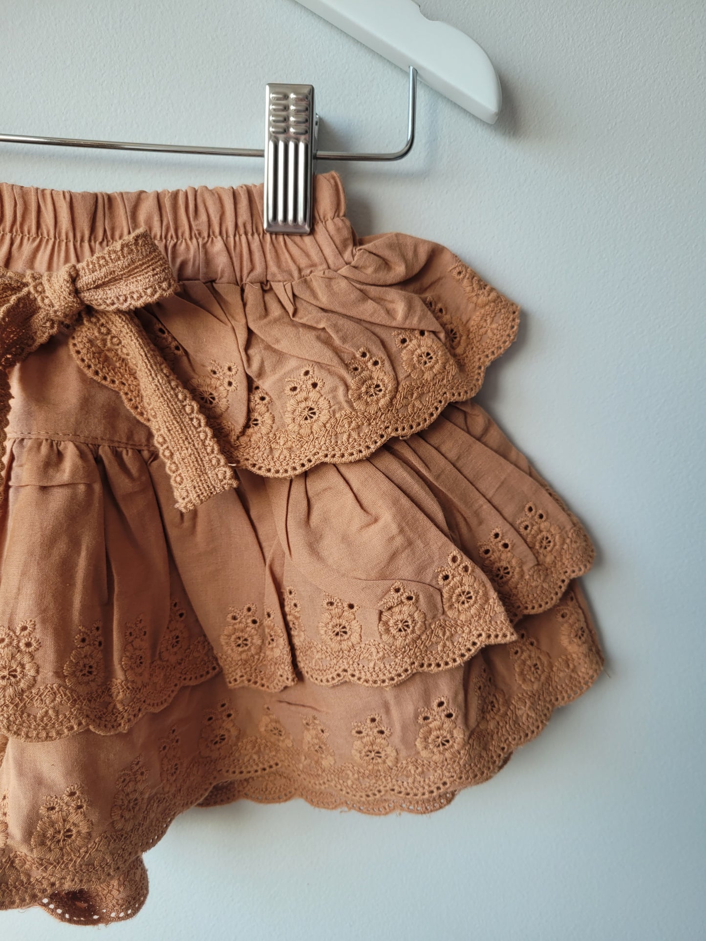 Lace skort brown