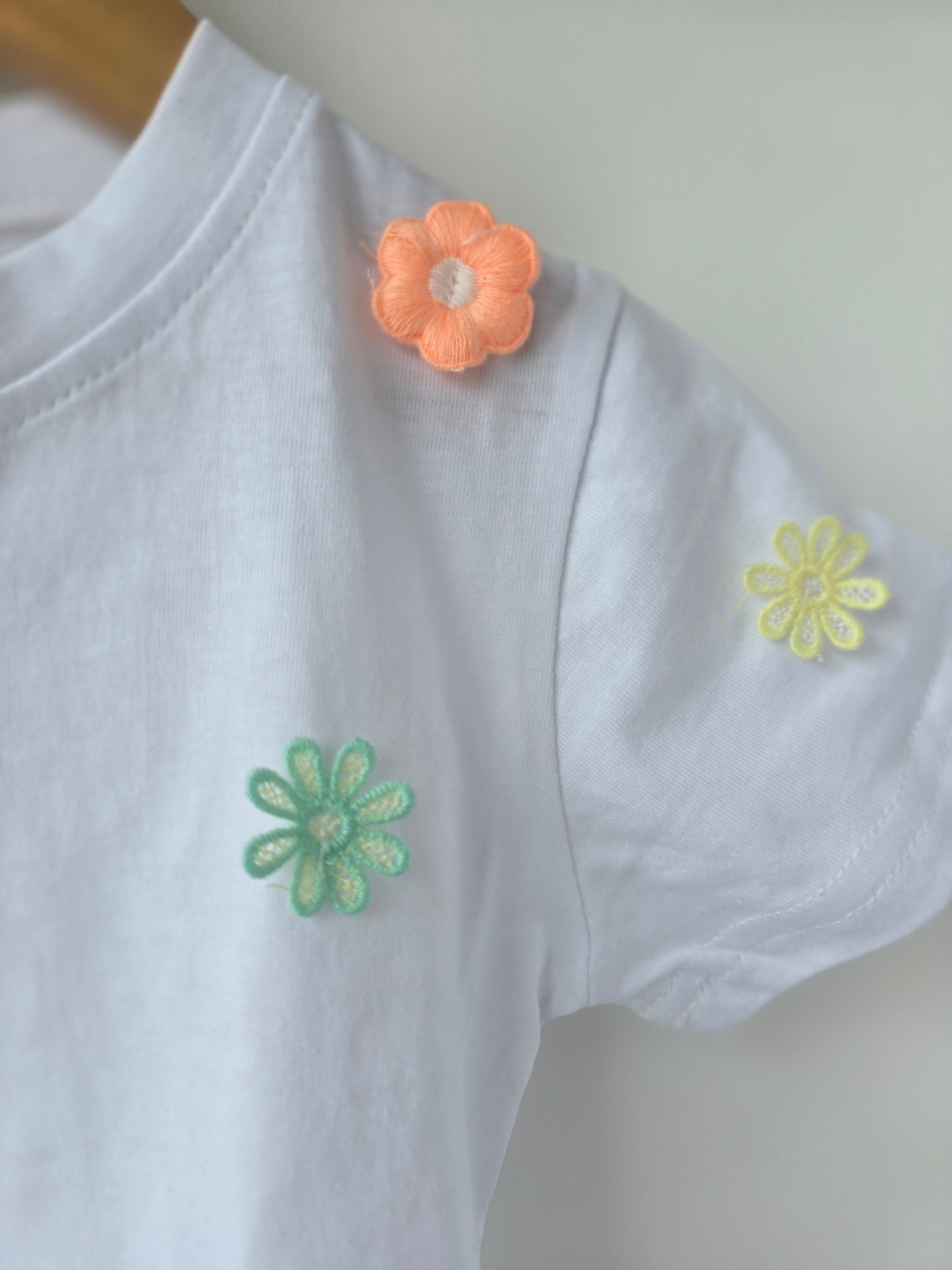 T-shirt with embroidered flowers