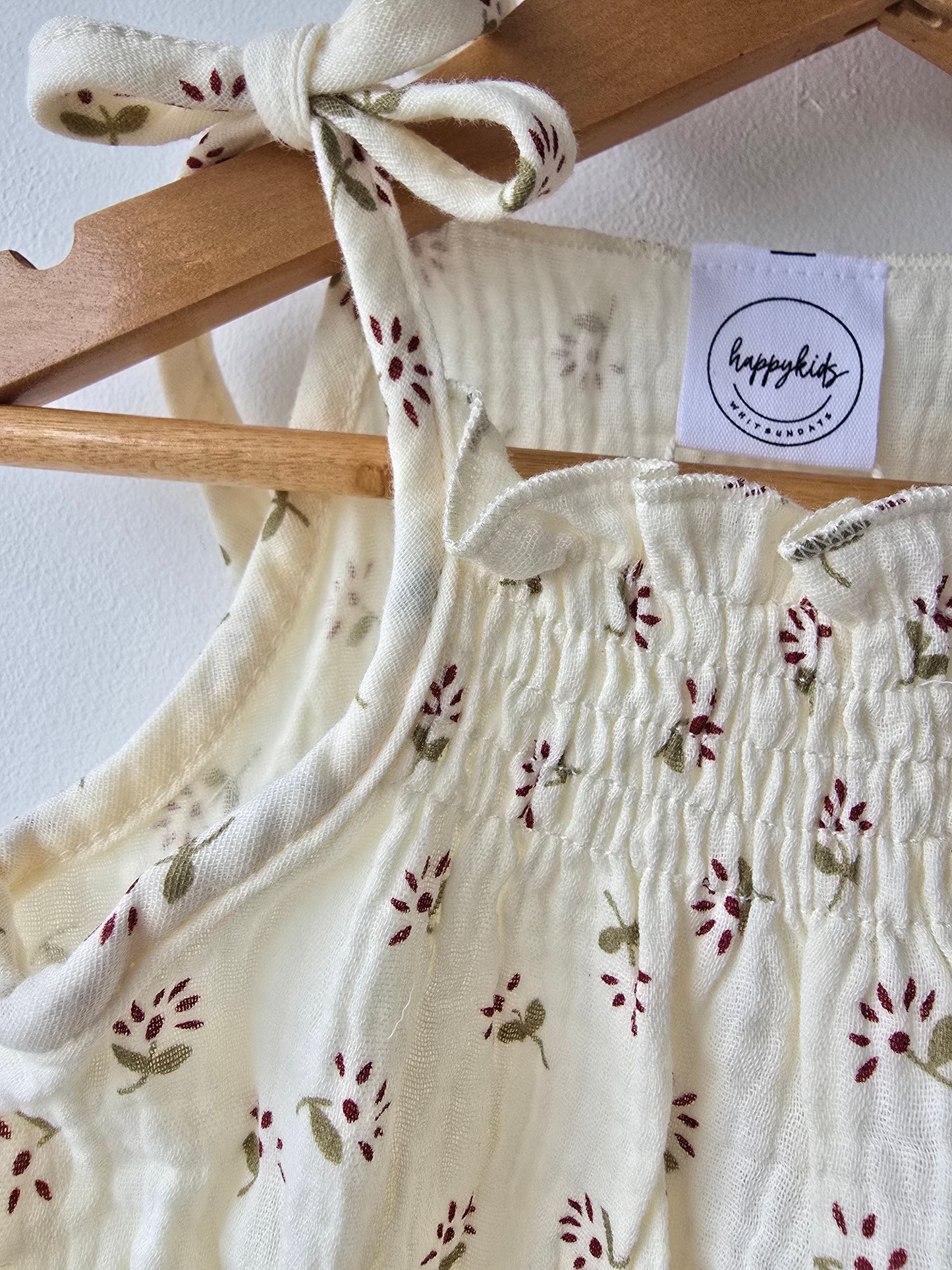 Red flower bubble romper 💮