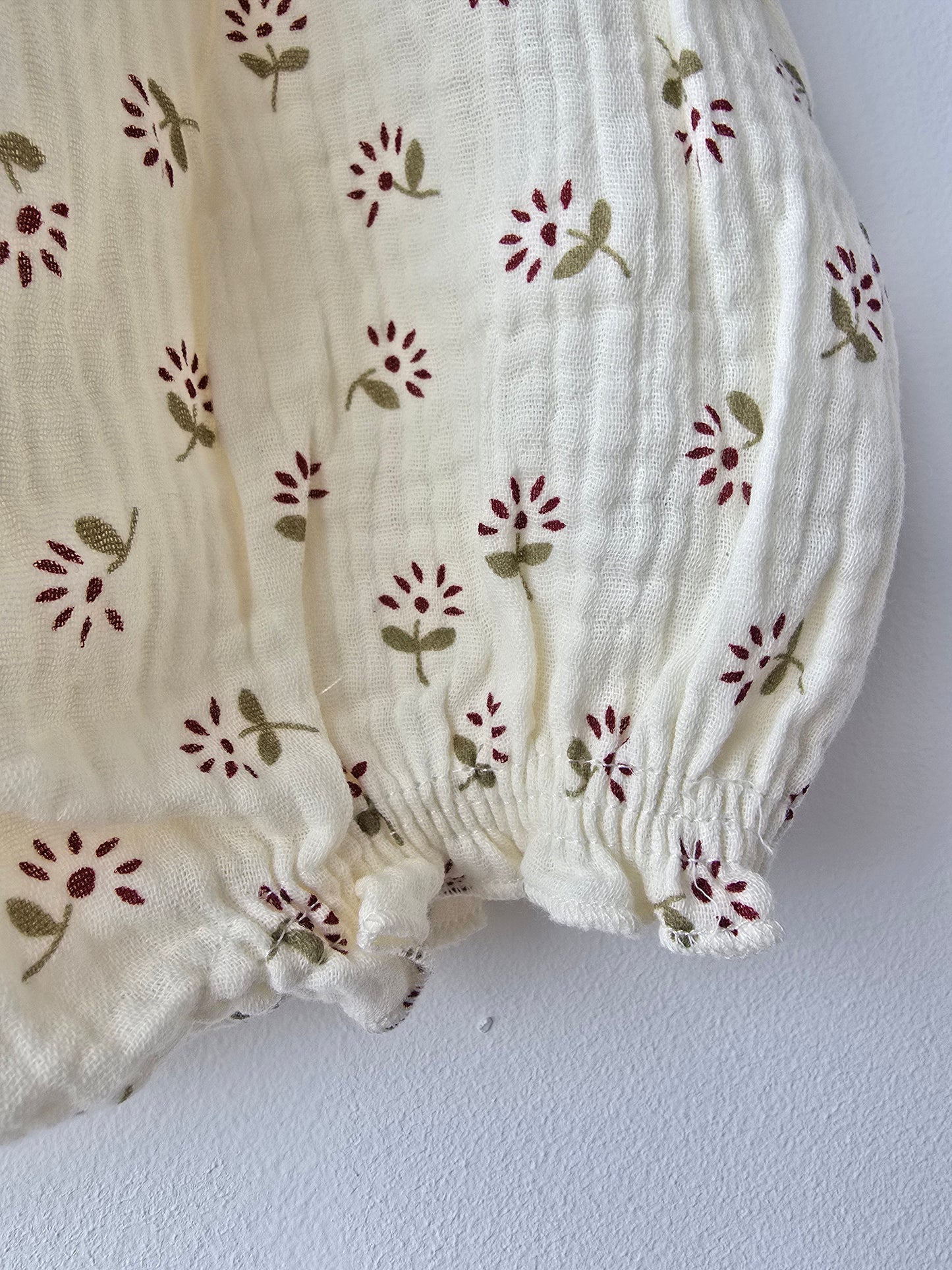 Red flower bubble romper 💮