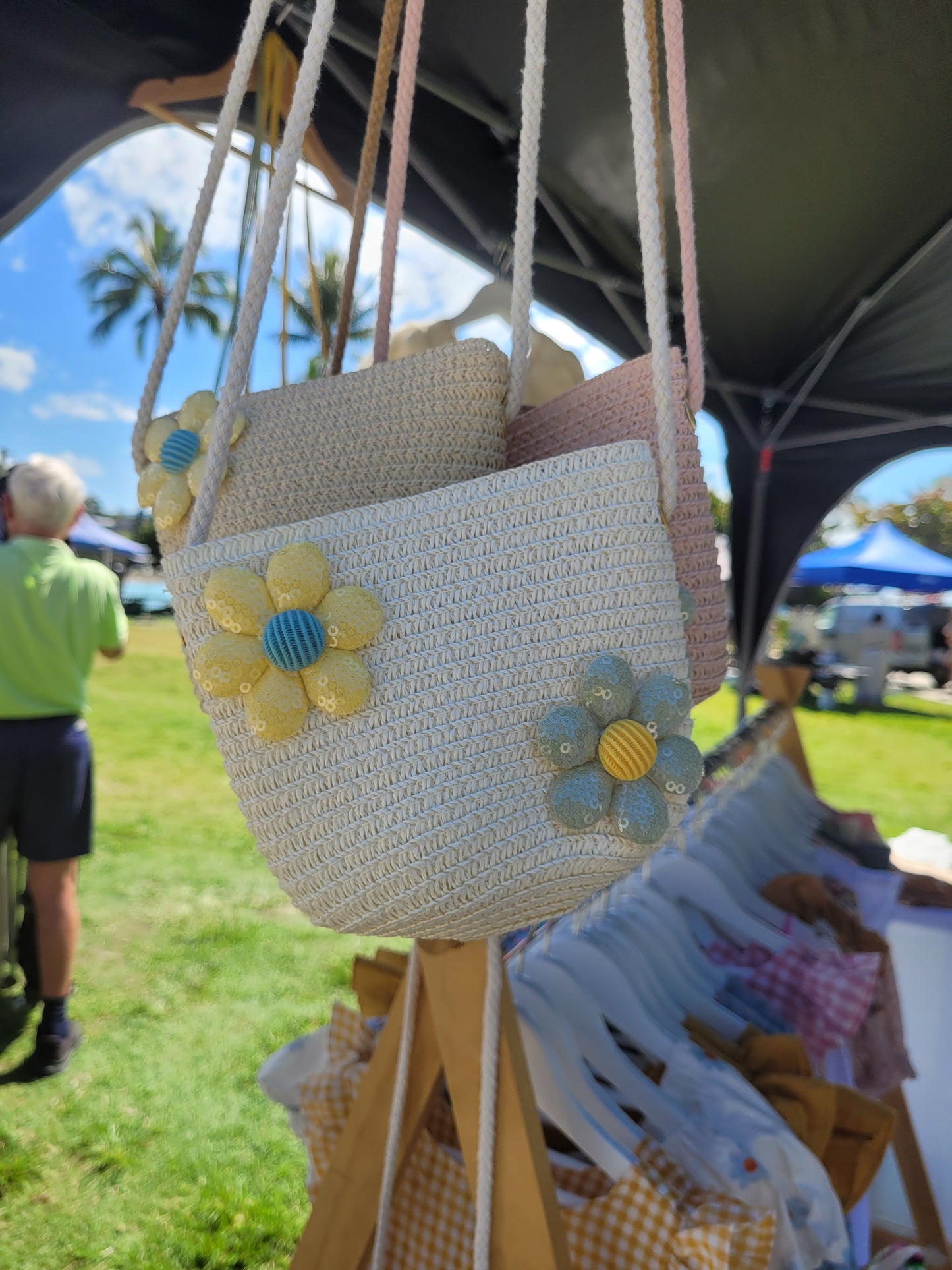 Woven handbags with 2 flowers