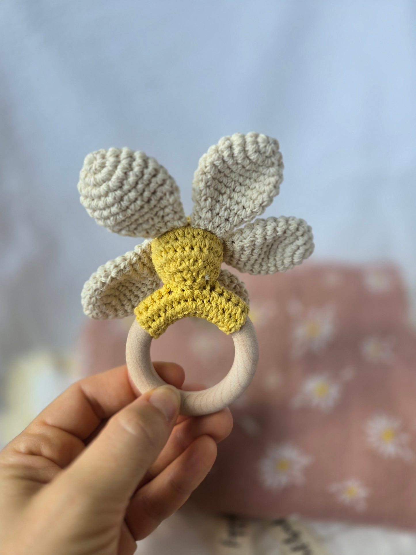 Daisy crochet rattle