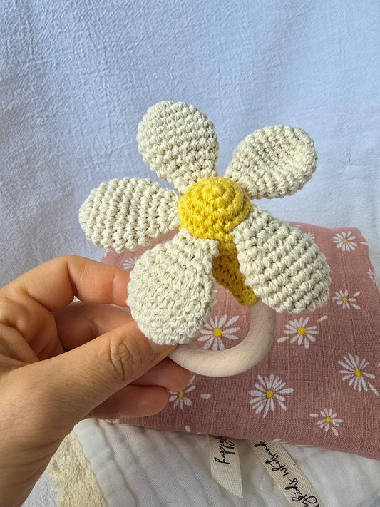 Daisy crochet rattle