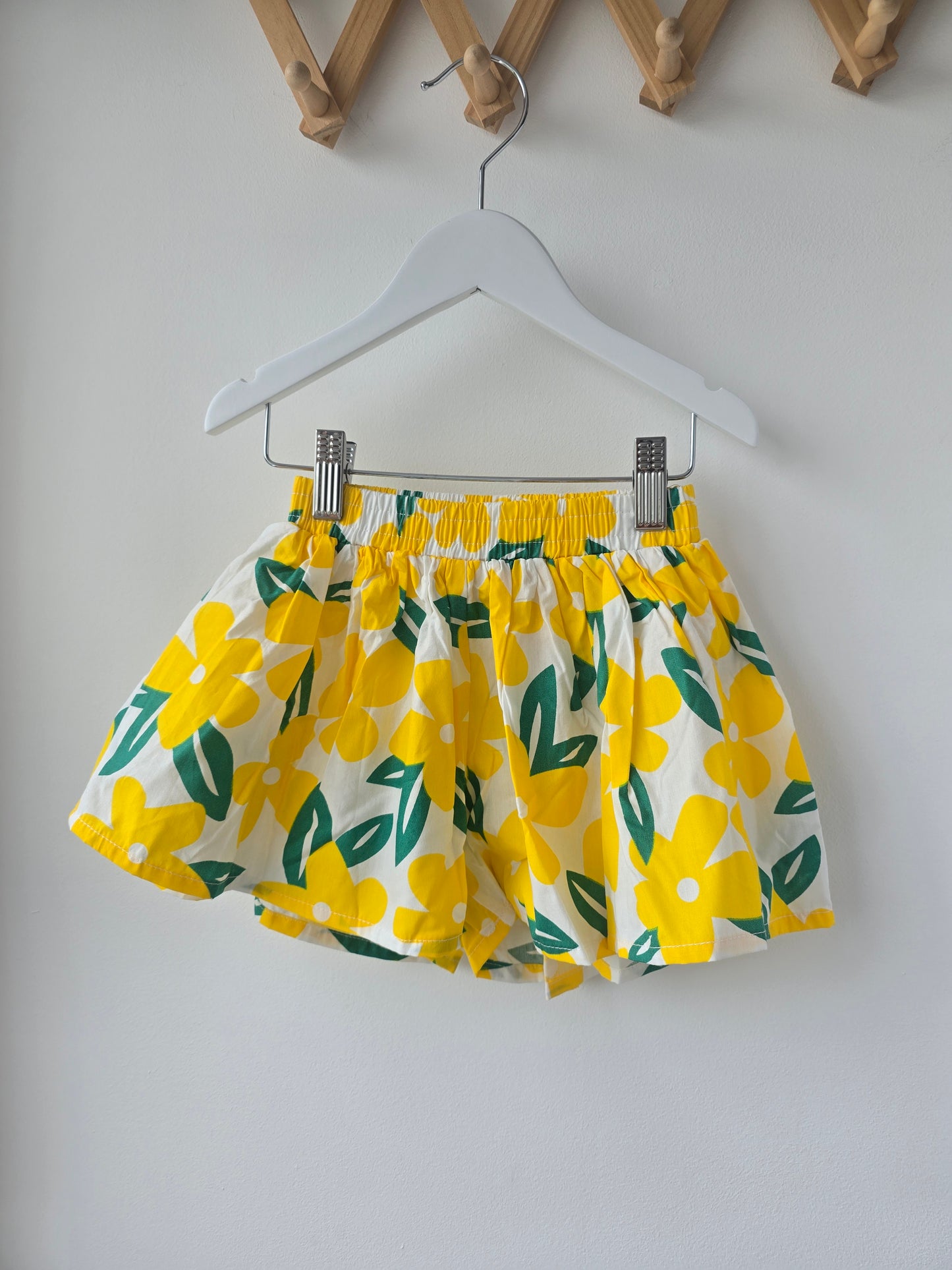 Yellow flower skorts