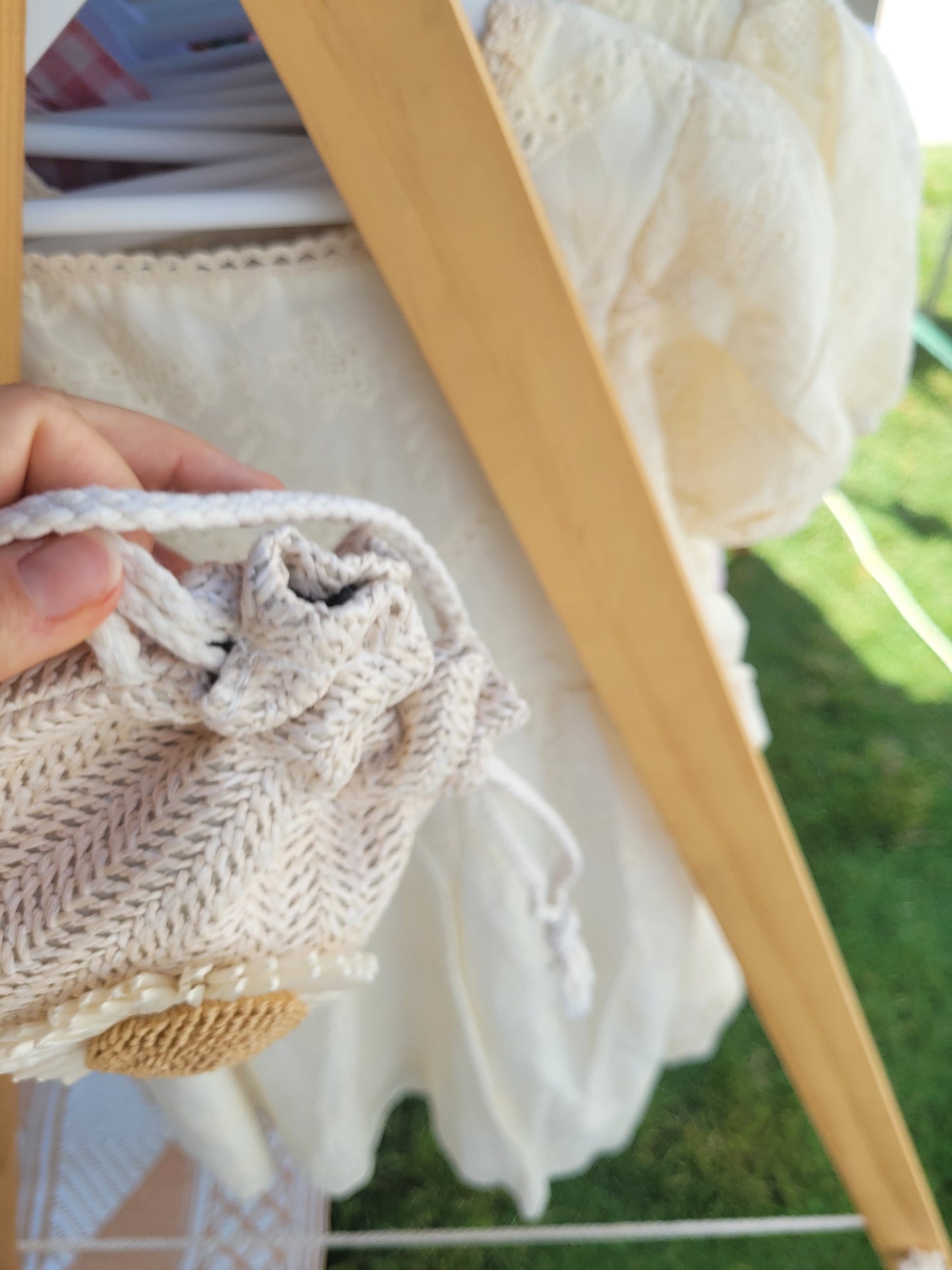 Woven sunflower handbag