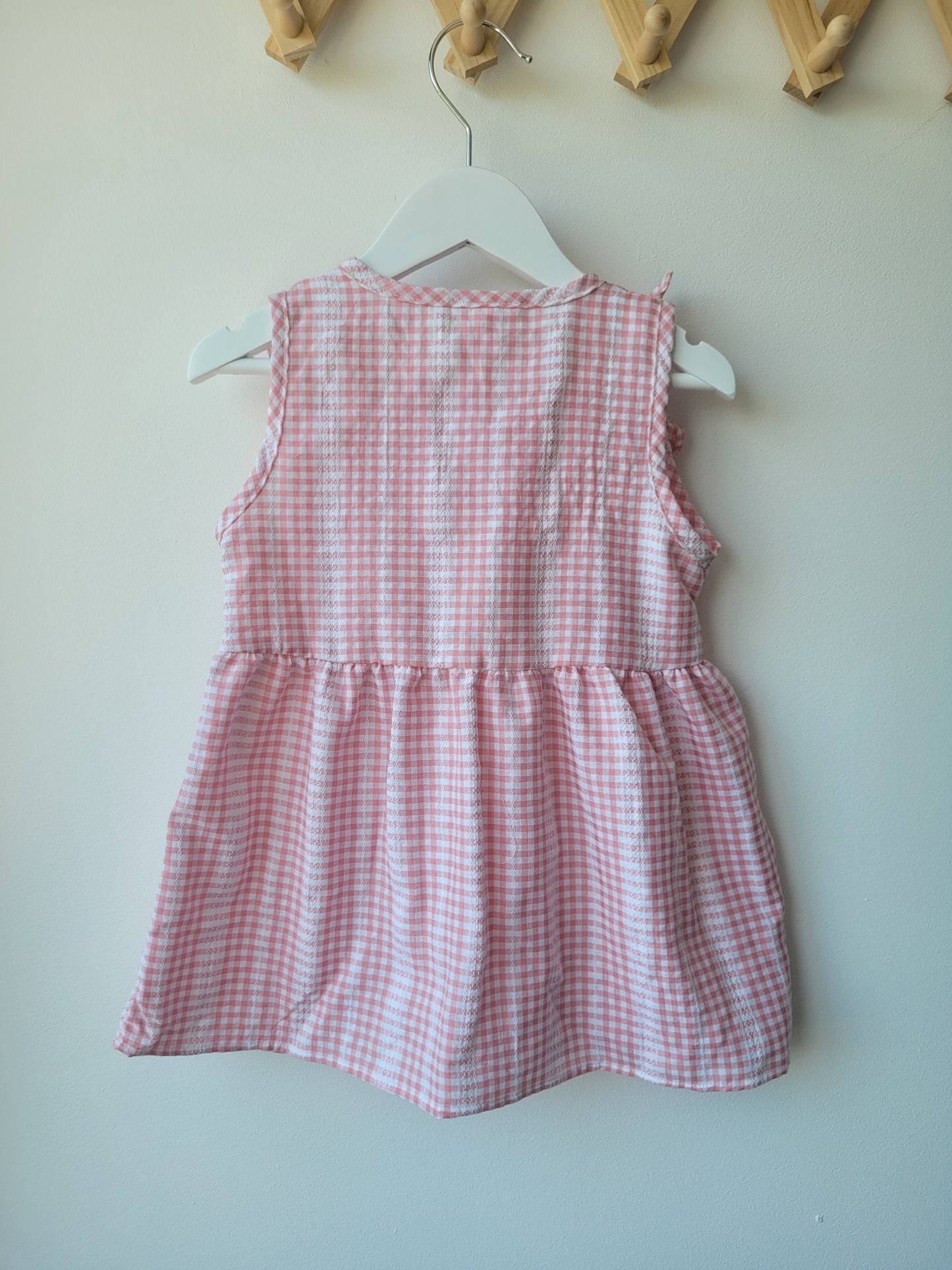 Ruffled sleeveless gingham dress