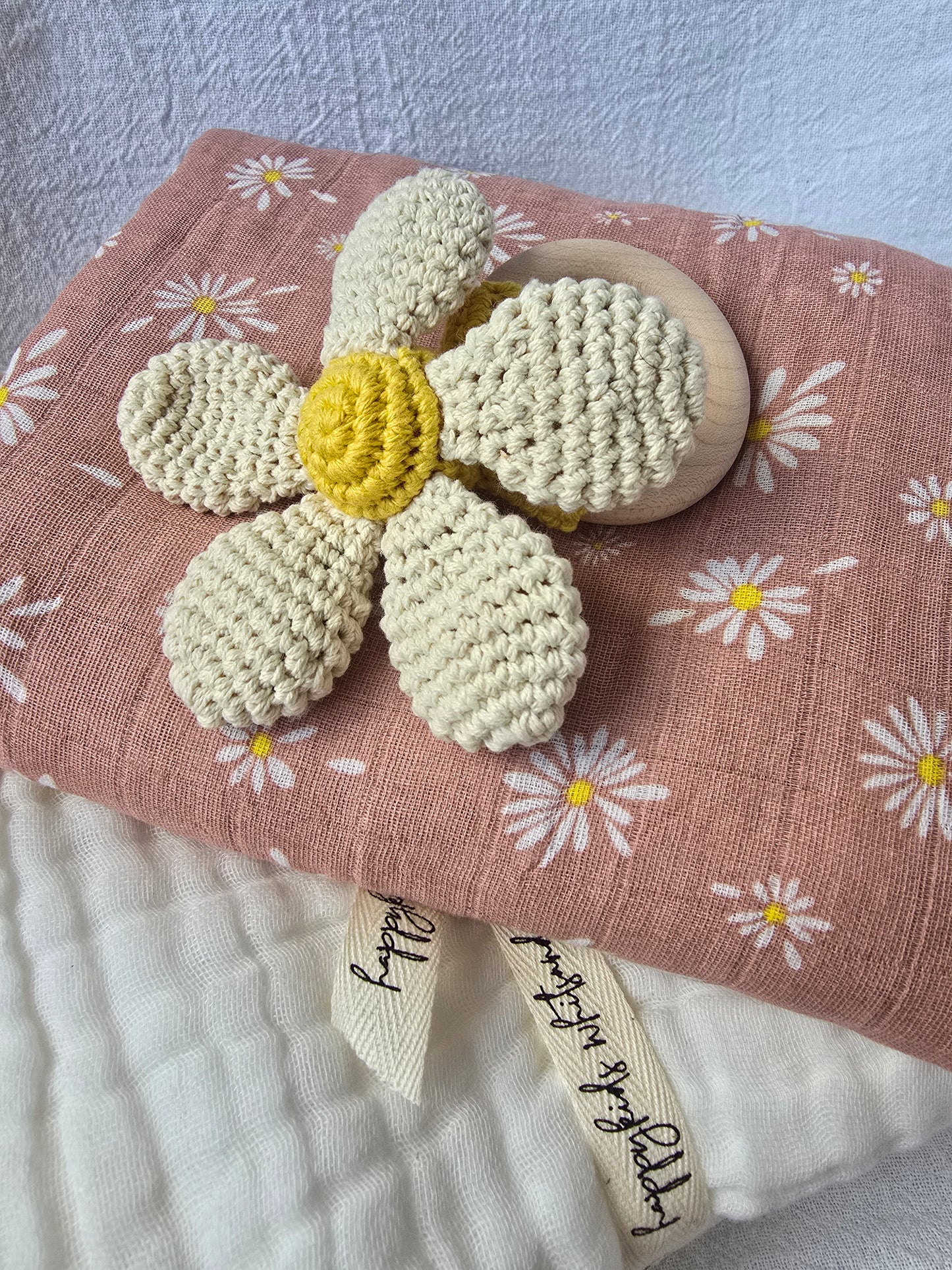 Daisy crochet rattle