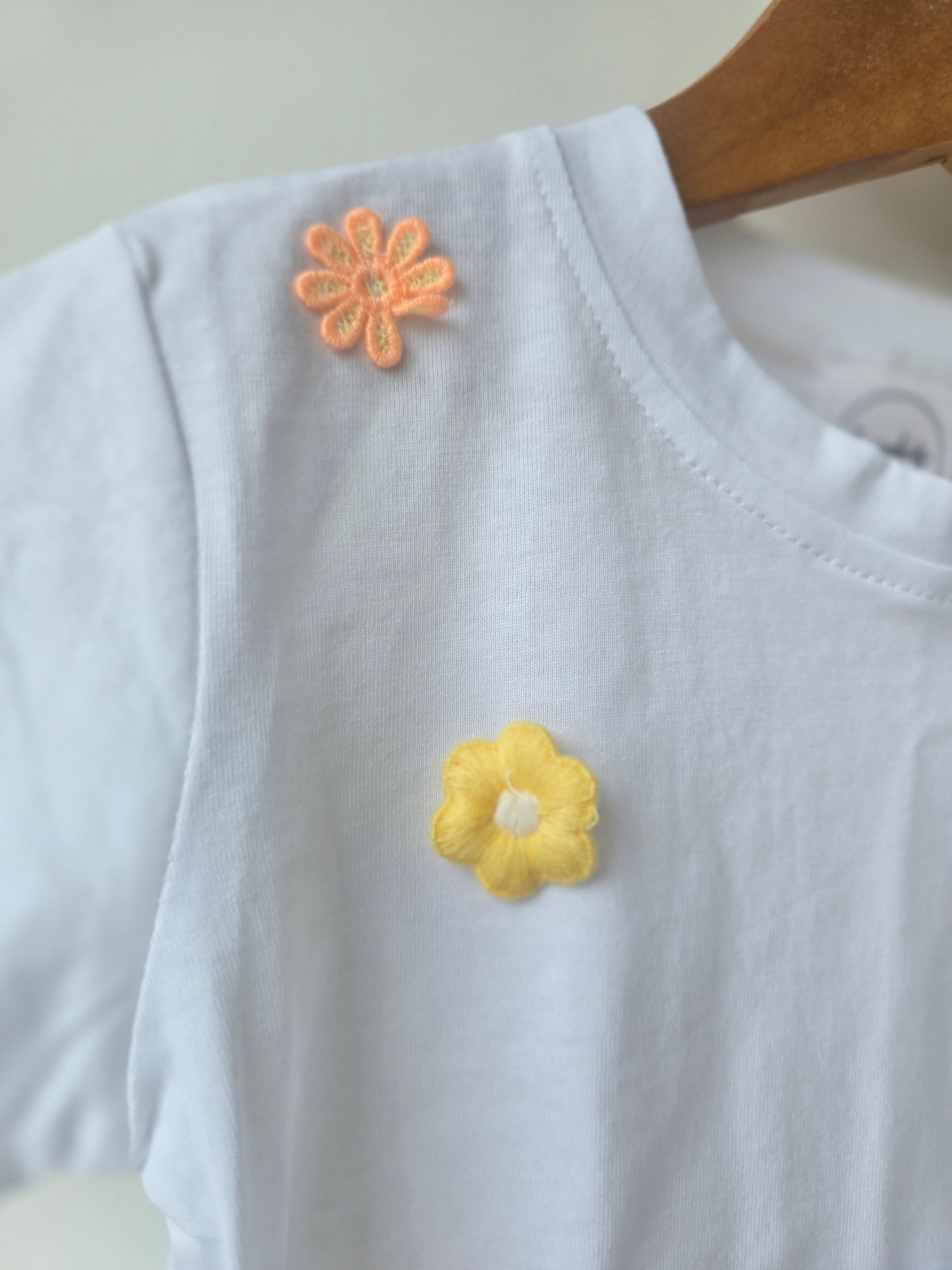 T-shirt with embroidered flowers