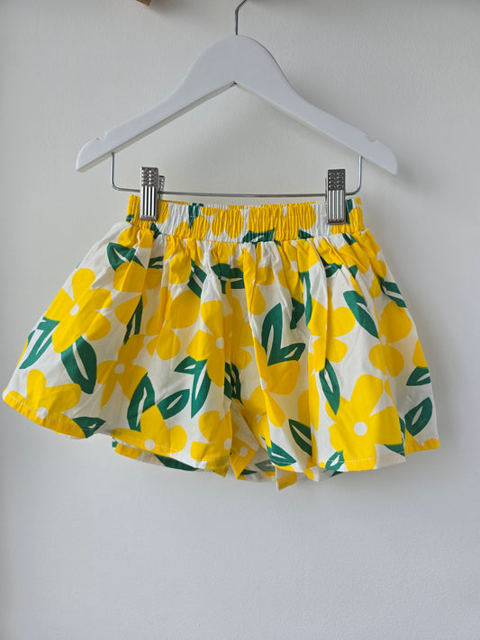 Yellow flower skorts